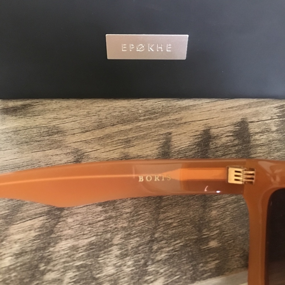 Modern Vintage Epøkhe Boris Sunglasses- Caramel - Picture 4 of 6